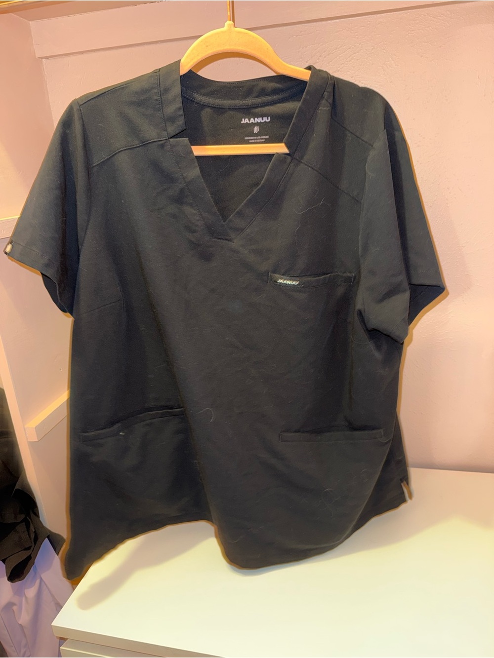 Jaanuu Women’s Black V-Neck Scrub Top
